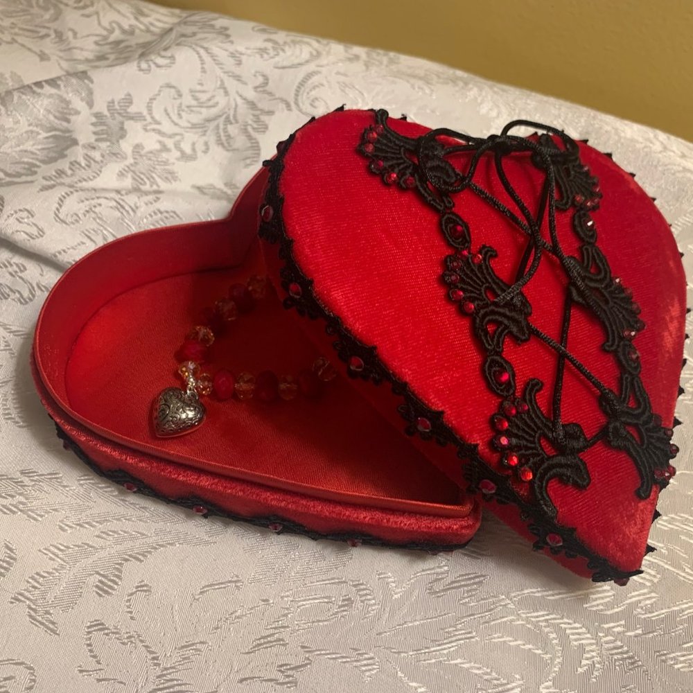 Crystal & Sterling Bracelet & Red Velvet Heart Container - Picture 3 of 5